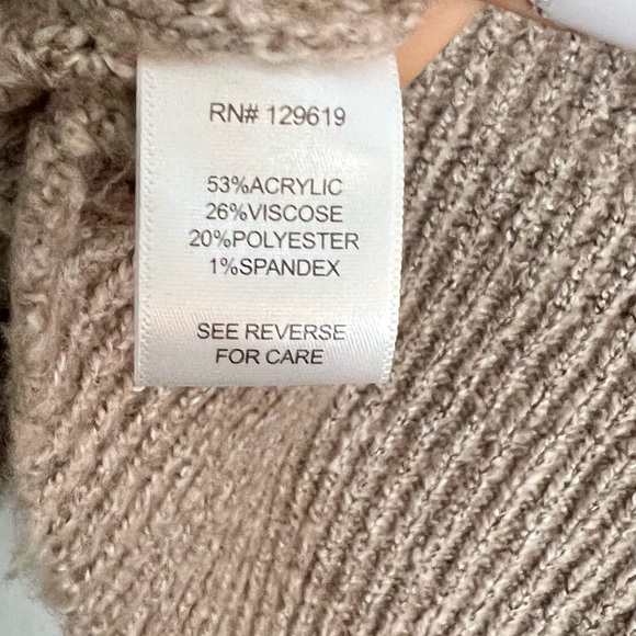 Comfy and cozy Allie Rose Beige knit cardigan sweater - Picture 7 of 11